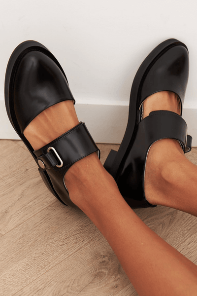 BLACK BUCKLE LOAFERS | Loafers